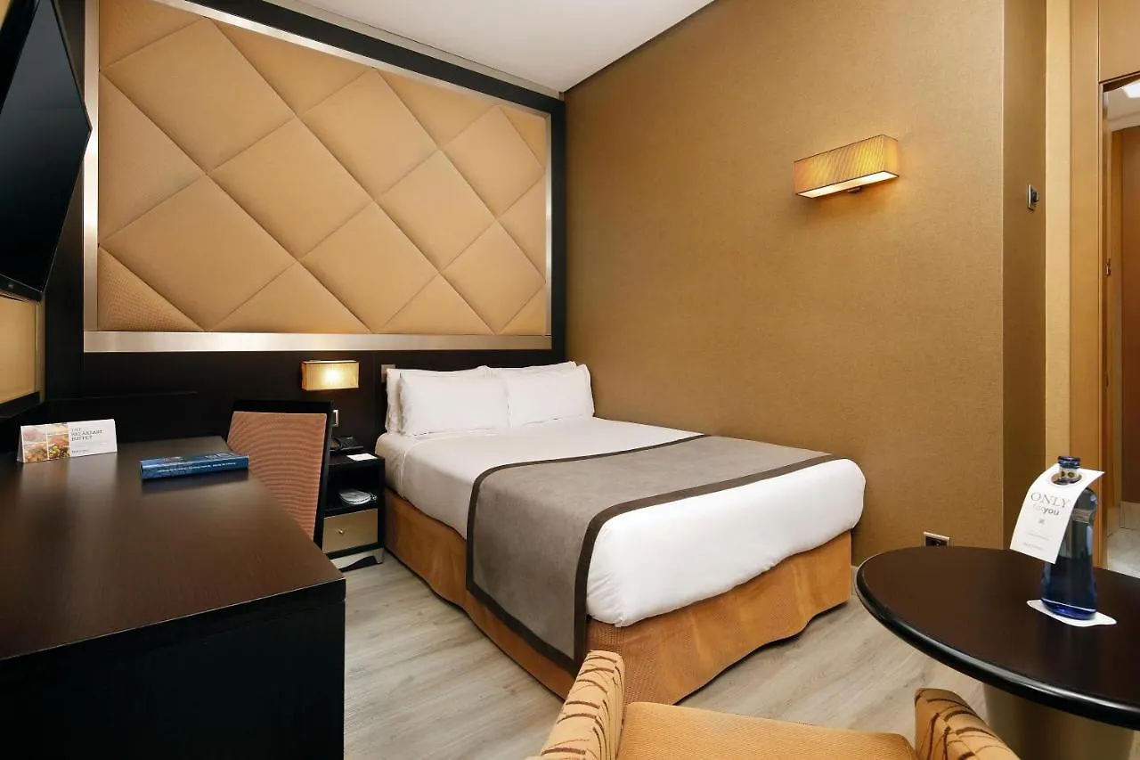 ****  Hcc St. Moritz Hotel Barcelona Spain