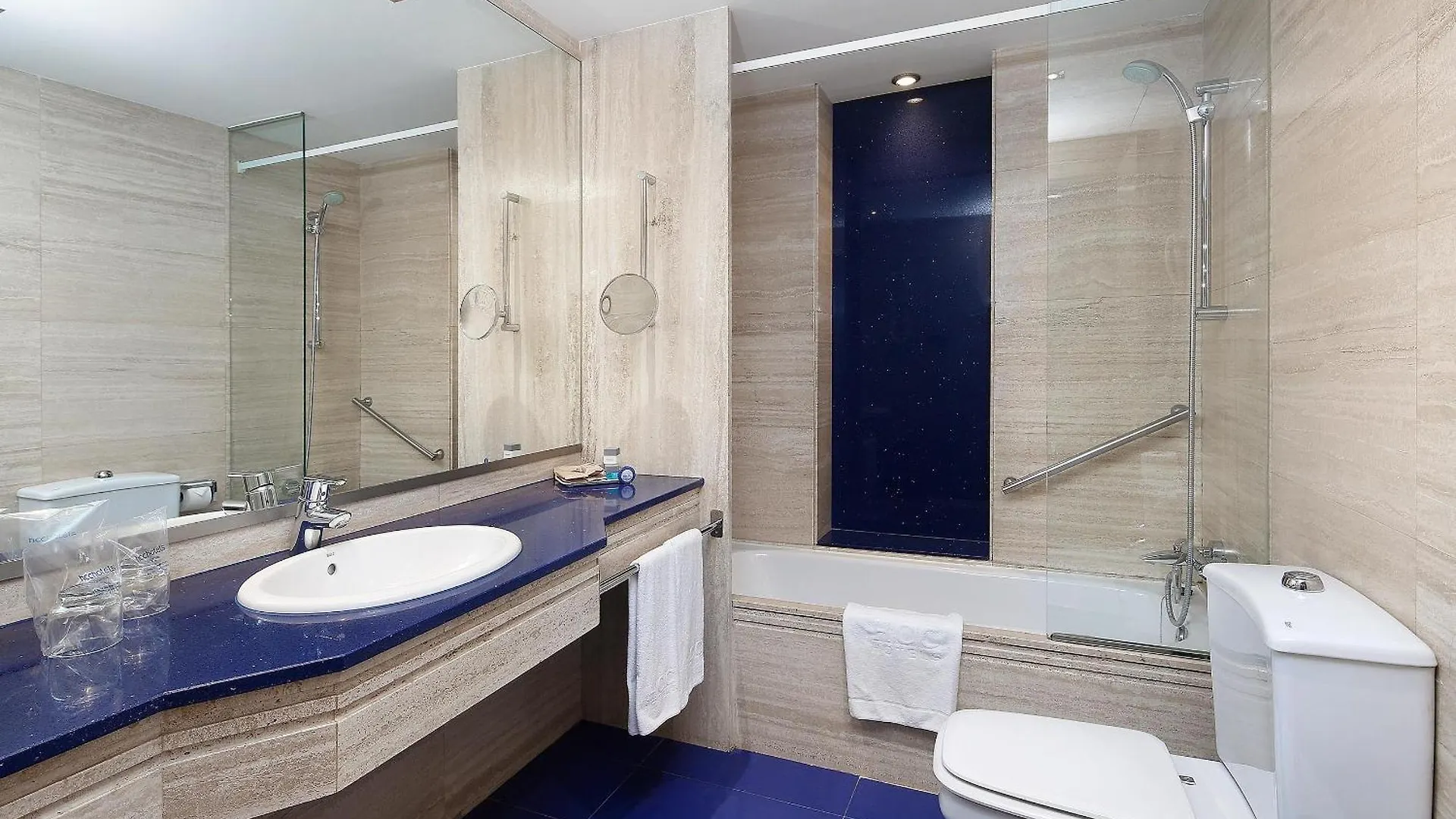 ****  Hcc St. Moritz Hotel Barcelona Spain